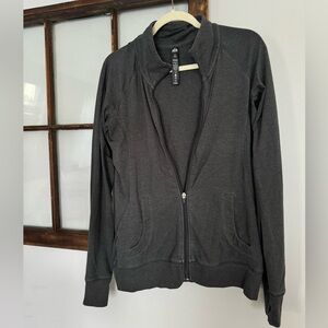 Reebox size L zip-up.